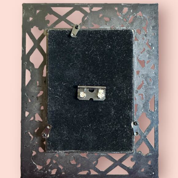 Metal Victorian Roses Photo Frame Vintage Moody Dark Cottage Wall Art - Picture 3 of 3